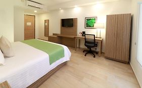 Wyndham Garden Monterrey Valle Real